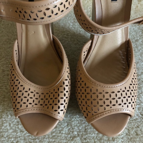 Nude cut out wedges - Picture 8 of 8